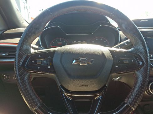 Used 2023 Chevrolet TrailBlazer RS w/ Convenience Package FWD image 19