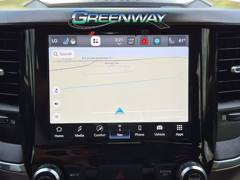 Used 2022 RAM 1500 Laramie AWD/4WD image 17
