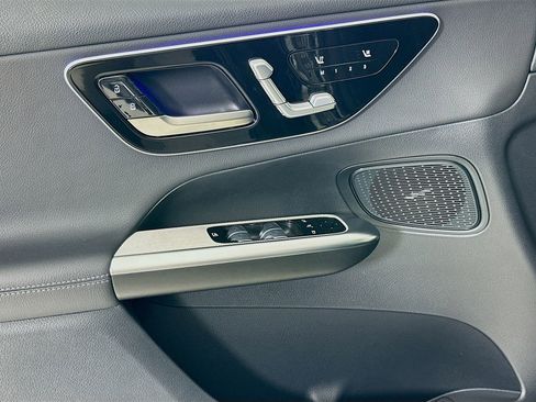 Used 2025 Mercedes-Benz GLC 300 image 18