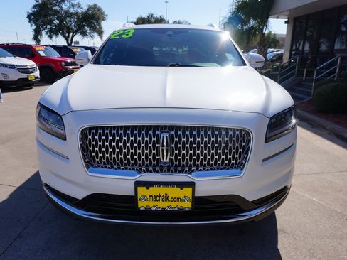 Used 2023 Lincoln Nautilus Reserve image 2