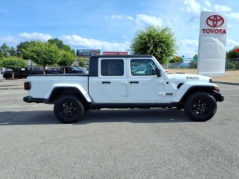 Used 2021 Jeep Gladiator Sport AWD/4WD image 3