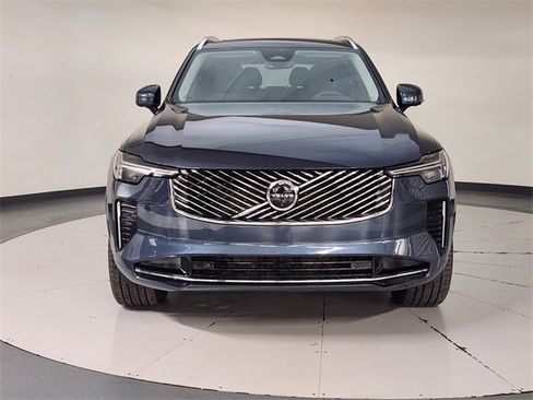 Used 2025 Volvo XC90 B6 Plus image 9