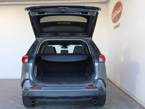 Used 2020 Toyota RAV4 XLE FWD image 5