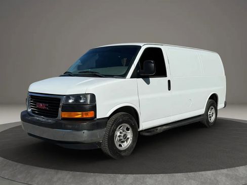 Used 2017 GMC Savana 2500 RWD image 1