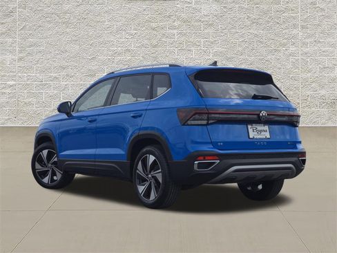 New 2026 Volkswagen Taos SE AWD/4WD image 5