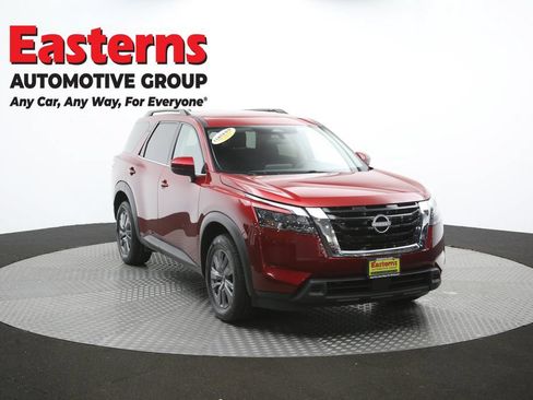 Used 2025 Nissan Pathfinder SV FWD image 50