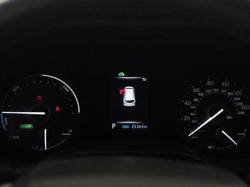 Used 2023 Toyota Sienna XLE image 20