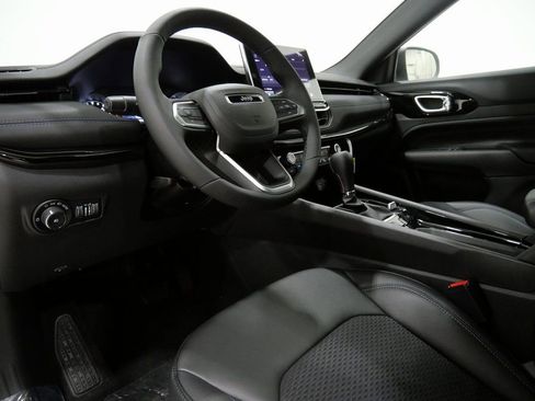 New 2026 Jeep Compass Latitude w/ Sun and Sound Group image 12