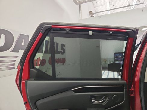 Used 2025 Honda Pilot Elite image 36