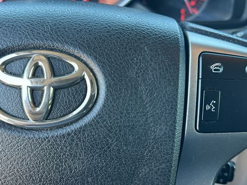 Used 2011 Toyota 4Runner SR5 w/ Premium Pkg w/Leather AWD/4WD image 19