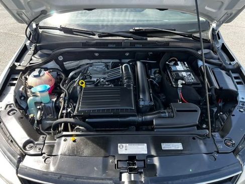 Used 2017 Volkswagen Jetta S image 41