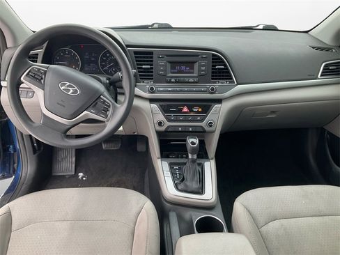 Used 2017 Hyundai Elantra SE image 10