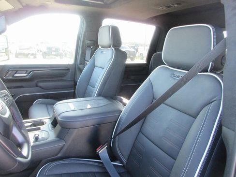 New 2026 GMC Sierra 2500 AT4X w/ LPO, Black Badging Package AWD/4WD image 13