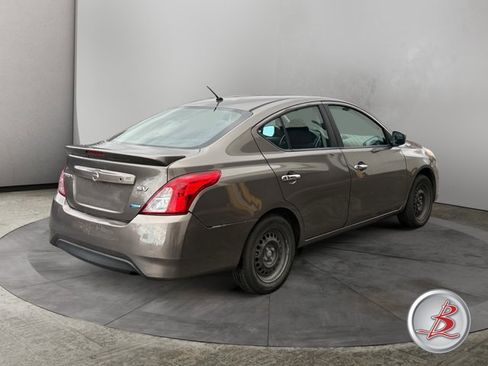 Used 2015 Nissan Versa SV image 4