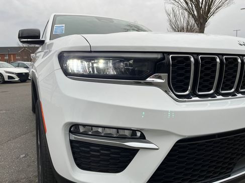 Used 2023 Jeep Grand Cherokee Limited image 18