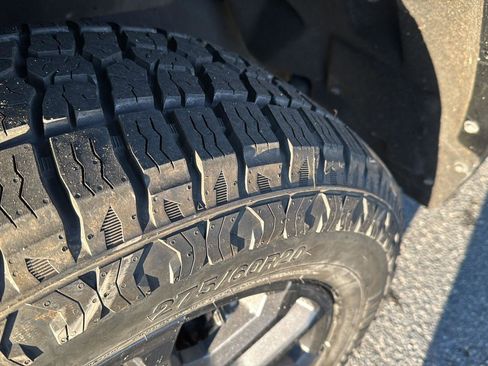 Used 2022 Toyota Tundra Platinum w/ Advanced Package image 36