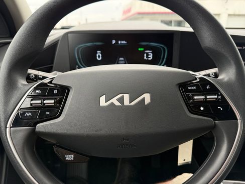 Used 2024 Kia Niro LX image 33