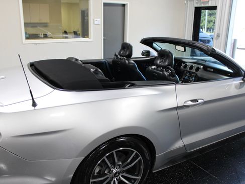 Used 2016 Ford Mustang Premium RWD image 39
