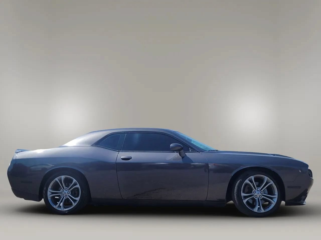 Used 2020 Dodge Challenger R/T RWD image 6