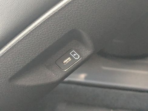 New 2026 Kia Carnival EX FWD image 23