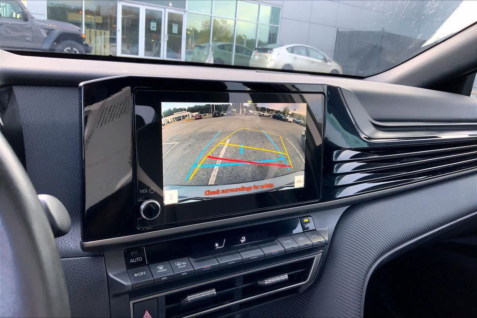 Used 2025 Toyota Camry SE FWD image 26