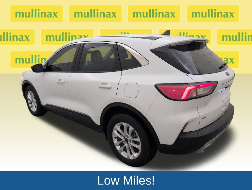 Used 2022 Ford Escape SE w/ Convenience Package FWD image 8