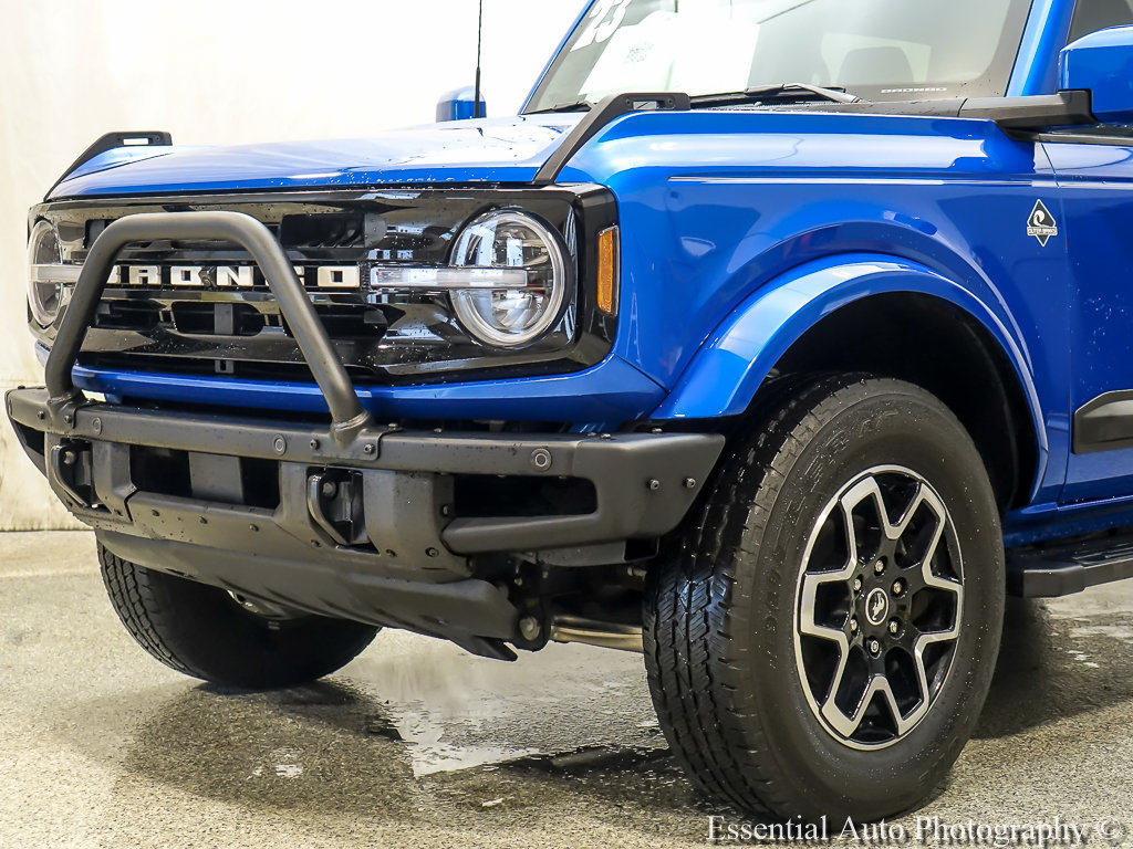 Used 2023 Ford Bronco Outer Banks AWD/4WD image 3