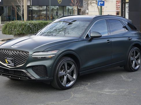 Used 2023 Genesis GV70 2.5T w/ Sport Prestige Package image 2