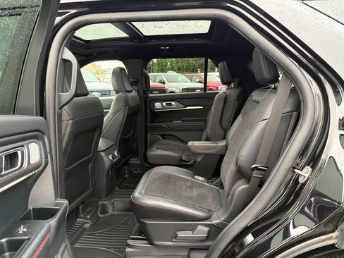 Certified 2025 Ford Explorer ST AWD/4WD image 16