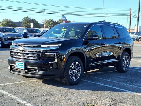 New 2026 Chevrolet Traverse LT image 3