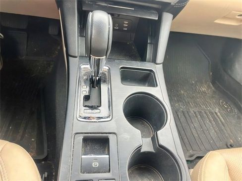 Used 2018 Subaru Outback 3.6R Limited image 23