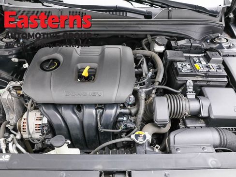 Used 2023 Kia Forte GT-Line image 7