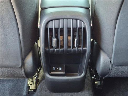Used 2025 Hyundai Kona SEL FWD image 18