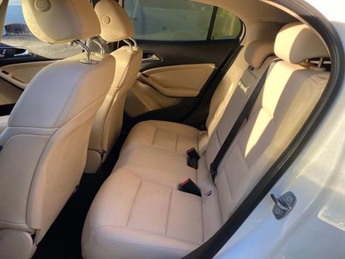 Used 2019 Mercedes-Benz GLA 250 image 9