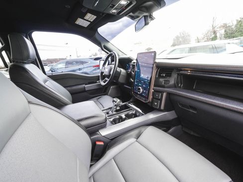 Used 2022 Ford F150 Lightning Lariat image 41