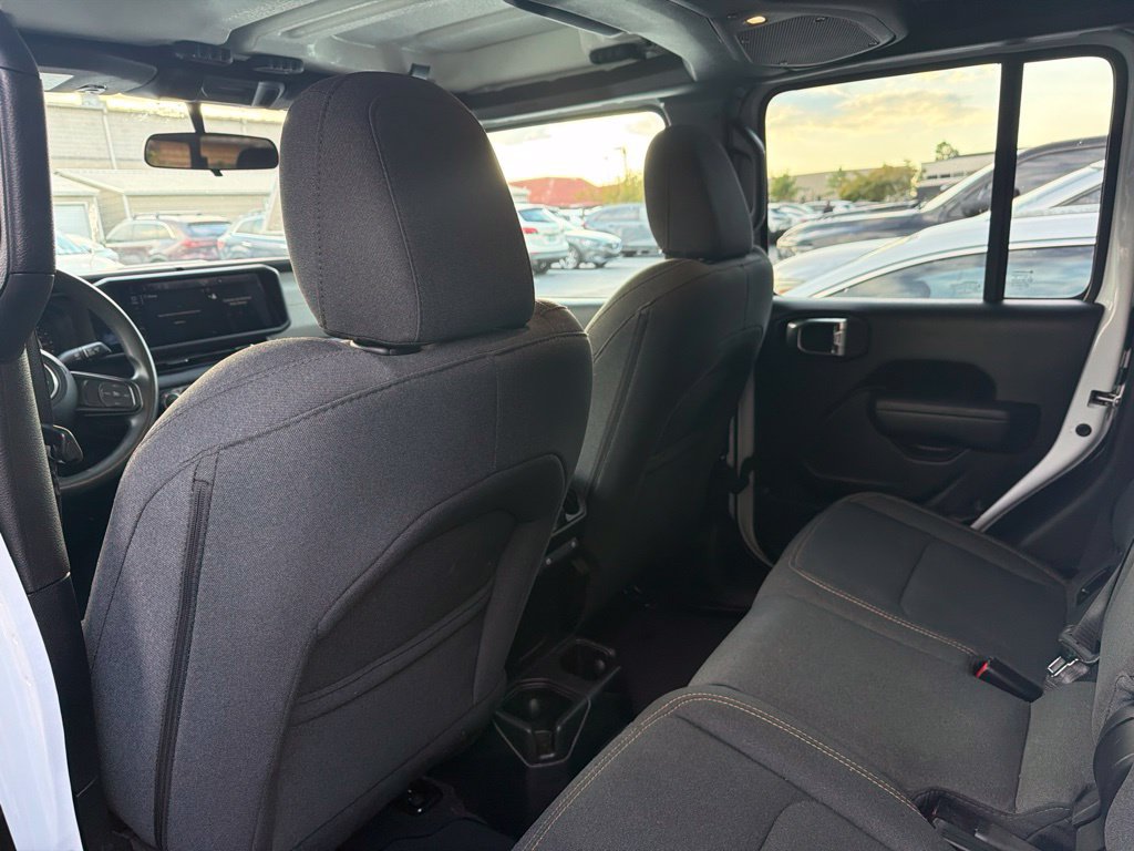 Used 2025 Jeep Gladiator Sport AWD/4WD image 8