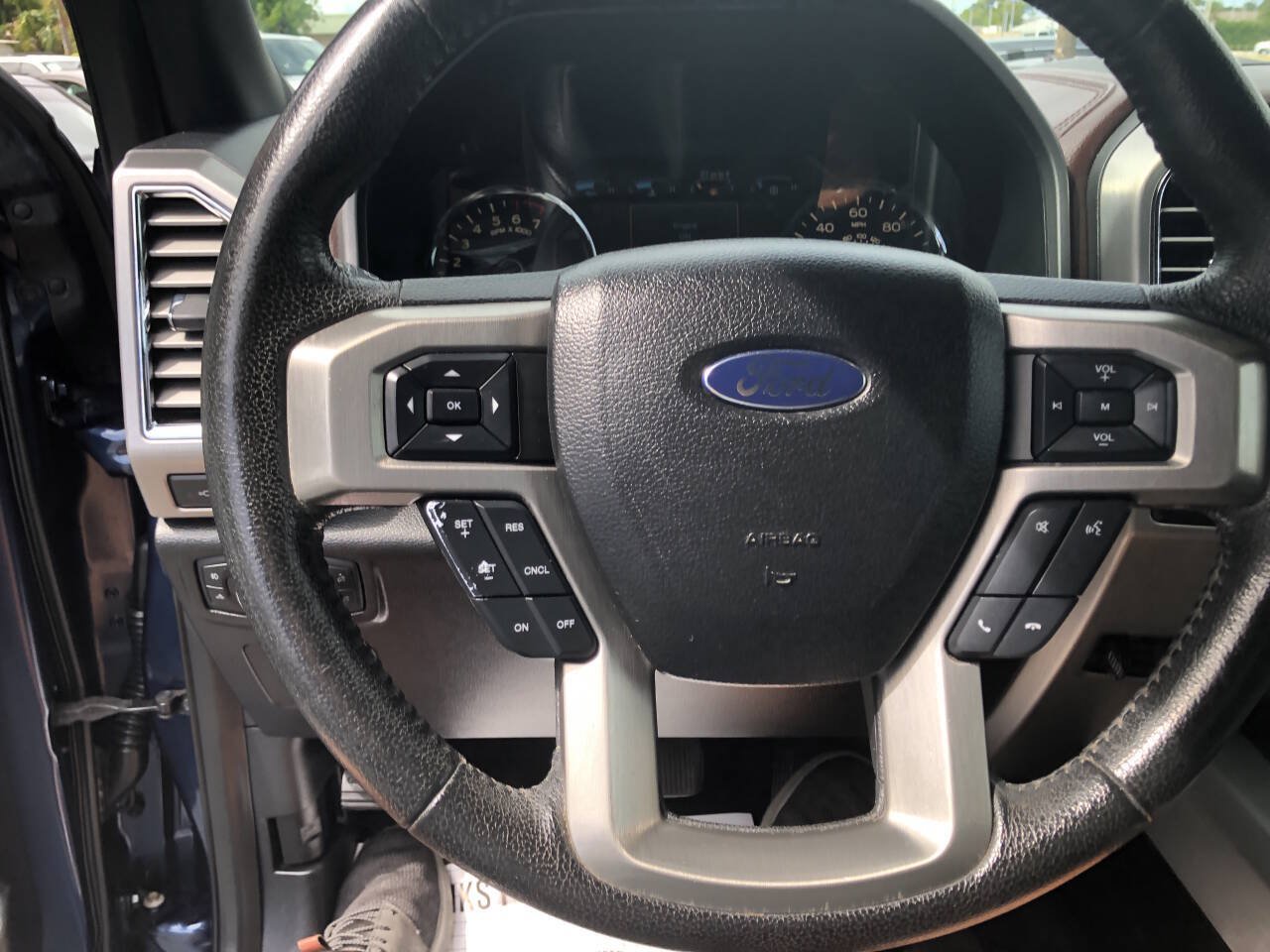Used 2015 Ford F150 Platinum w/ Technology Package AWD/4WD image 21