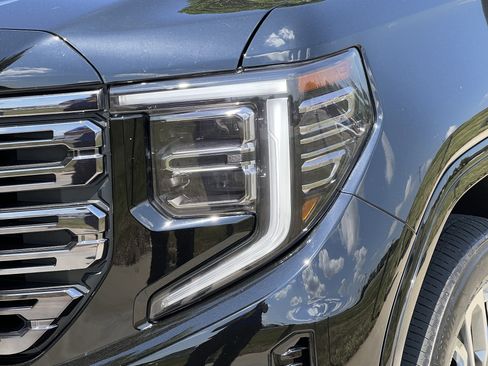 Used 2025 GMC Sierra 1500 Denali Ultimate AWD/4WD image 7