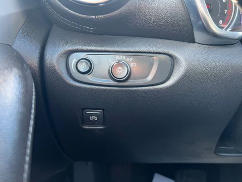 Used 2022 Chevrolet Blazer LT FWD image 30