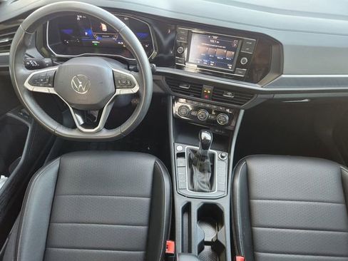 Used 2024 Volkswagen Jetta SE FWD image 25