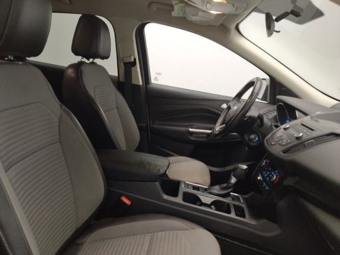 Used 2017 Ford Escape SE w/ SE Sport Appearance Package image 21