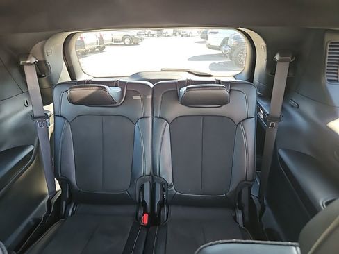 Used 2024 Jeep Grand Cherokee L Altitude image 14