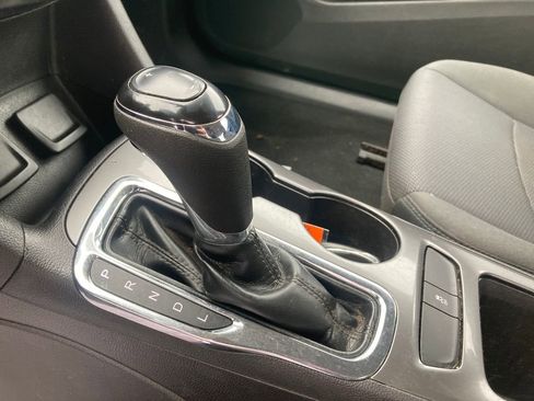 Used 2017 Chevrolet Cruze LT w/ Convenience Package image 28