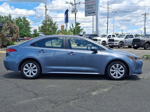 Used 2025 Toyota Corolla LE FWD image 8