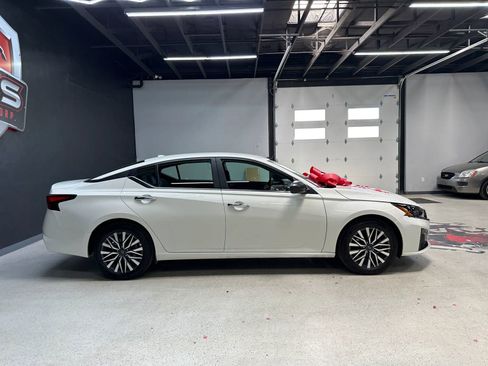 Used 2025 Nissan Altima 2.5 SV image 8