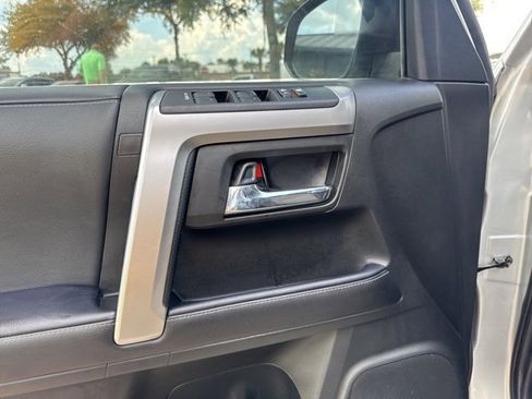 Used 2022 Toyota 4Runner SR5 image 28