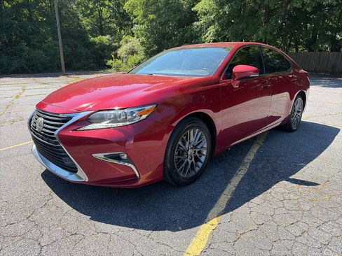 Used 2018 Lexus ES 350 w/ Premier Package FWD image 2