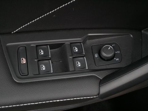 Certified 2024 Volkswagen Tiguan SE R-Line image 19