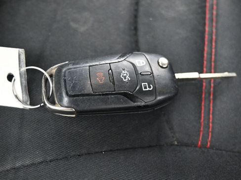 Used 2016 Ford Fusion SE AWD/4WD image 25