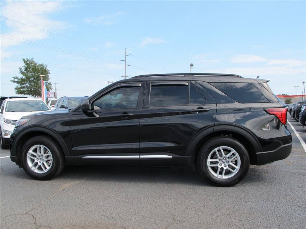 Used 2025 Ford Explorer Active RWD image 6